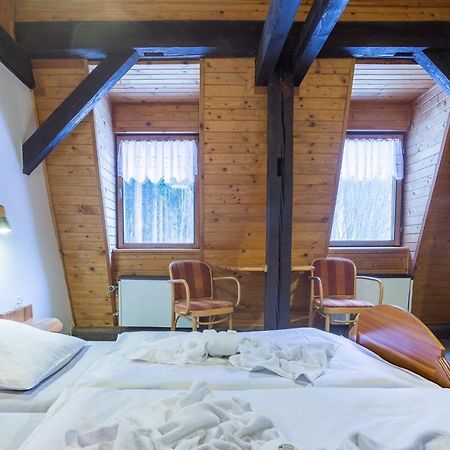 Horska Chata Koliba Mariánské Lázně Esterno foto
